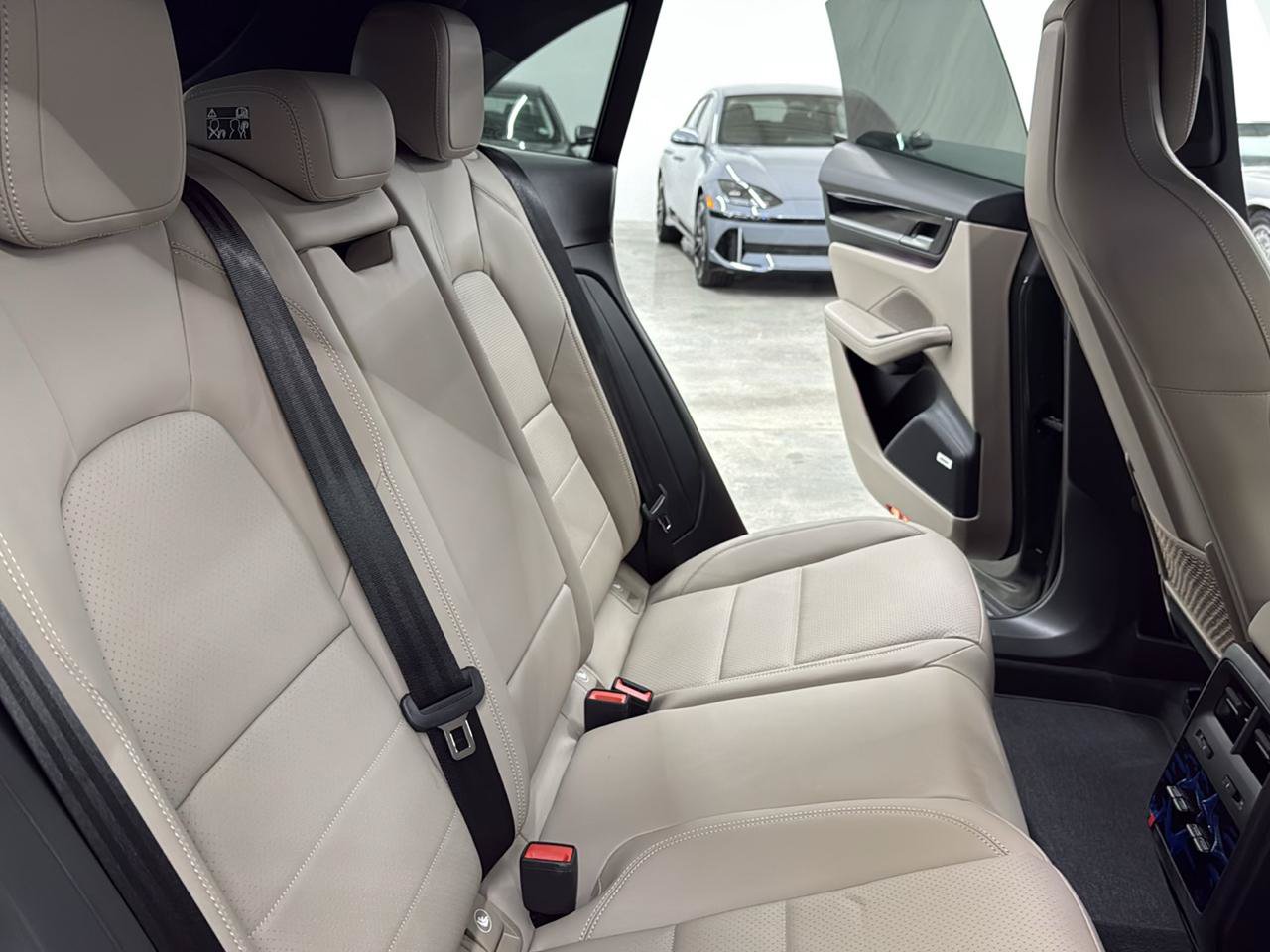 Used 2024 Porsche Macan 4 Electric AWD/4WD image 15