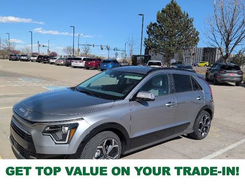 Used 2024 Kia Niro EX Touring image 1