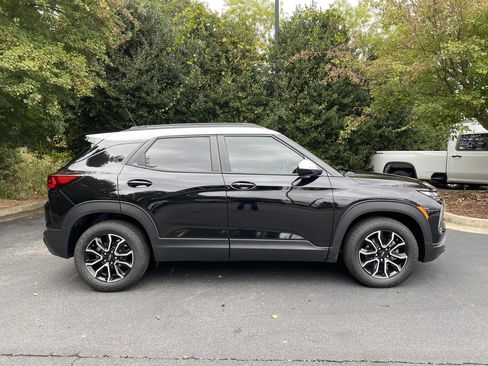 Used 2025 Chevrolet TrailBlazer ACTIV w/ Convenience Package image 10