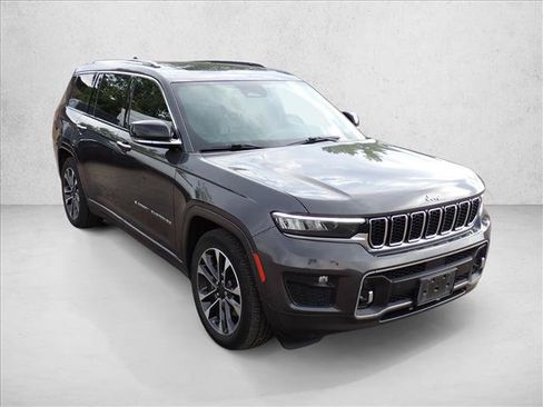 Used 2022 Jeep Grand Cherokee L Overland w/ Luxury Tech Group IV AWD/4WD image 6