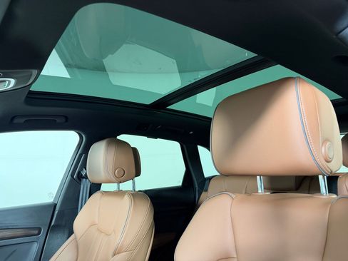 Used 2025 Audi Q5 e Premium Plus w/ Premium Plus Package image 16