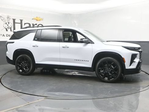 New 2026 Chevrolet Traverse RS w/ LPO, Floor Liner Package FWD image 28