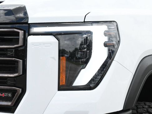 Used 2025 GMC Sierra 2500 AT4X AWD/4WD image 27