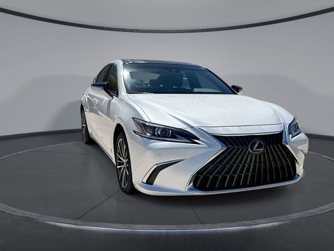 Used 2025 Lexus ES 350 w/ Premium Package FWD image 12