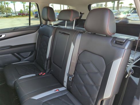 New 2026 Volkswagen Atlas Peak Edition image 30