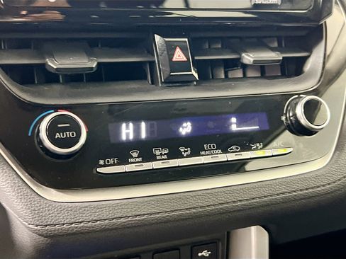 Used 2022 Toyota Corolla Cross LE image 26