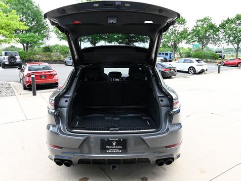 Used 2021 Porsche Cayenne Turbo AWD/4WD image 46