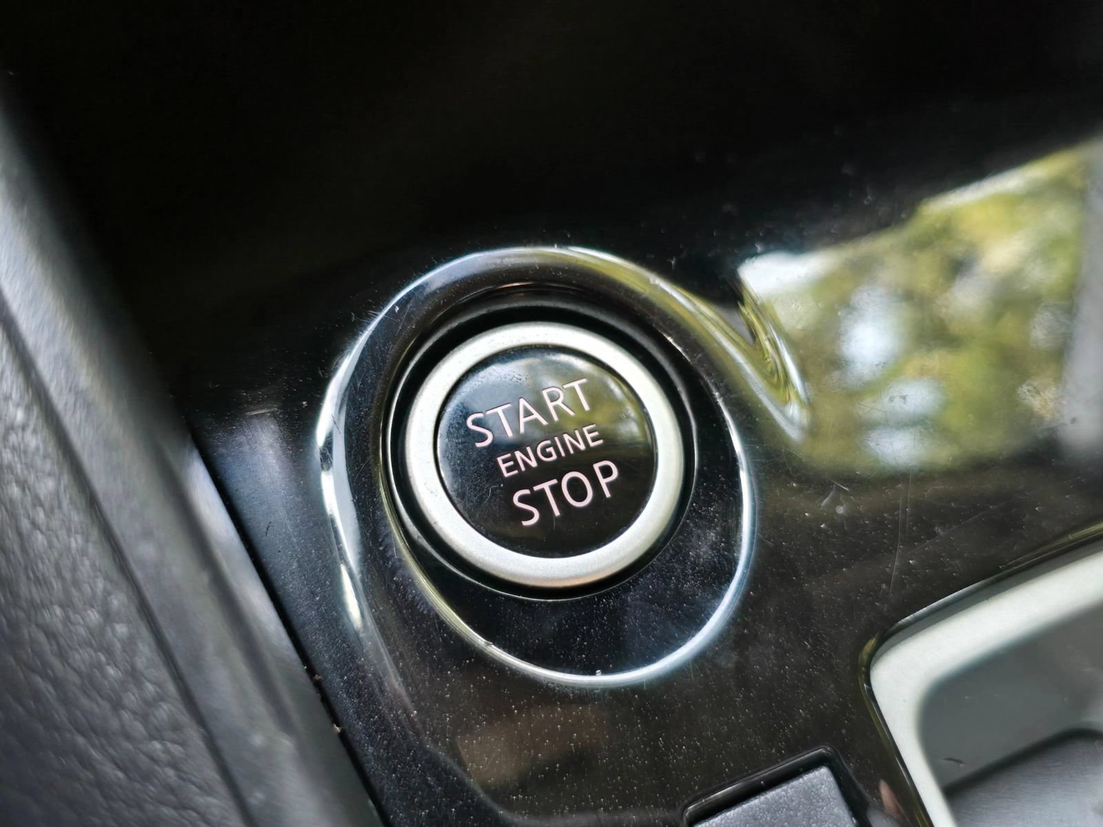 Used 2020 Nissan Kicks S FWD image 30