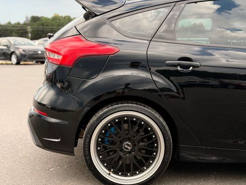 Used 2017 Ford Focus RS AWD/4WD image 9