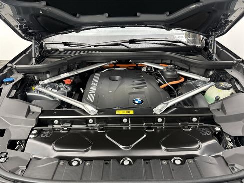 New 2026 BMW X5 xDrive50e w/ Climate Comfort Package image 20