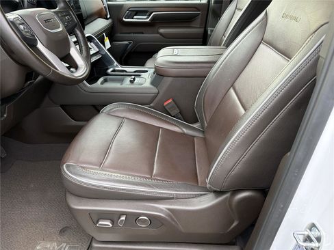 Used 2024 GMC Sierra 2500 Denali w/ Denali Reserve Package AWD/4WD image 9