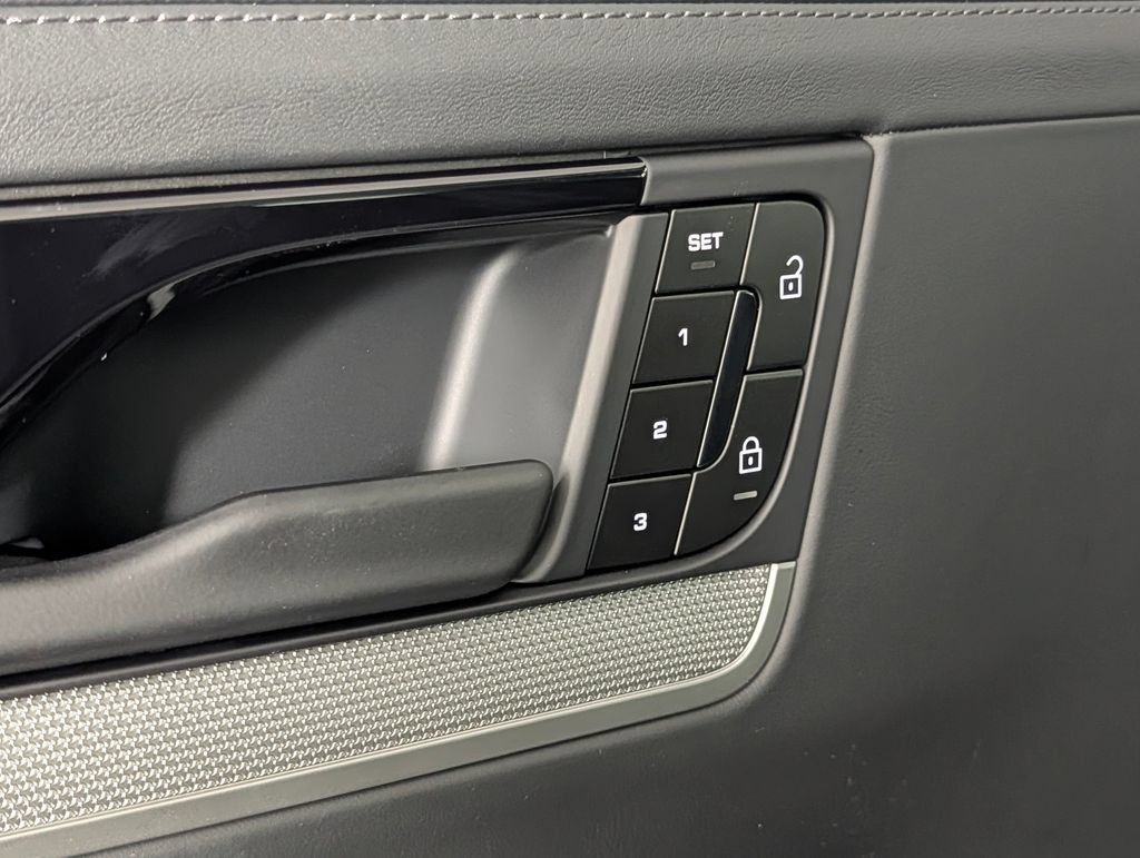 New 2026 Porsche Cayenne AWD/4WD image 25