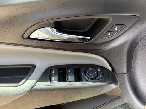 Used 2024 Chevrolet Equinox LS w/ LS Convenience Package FWD image 14