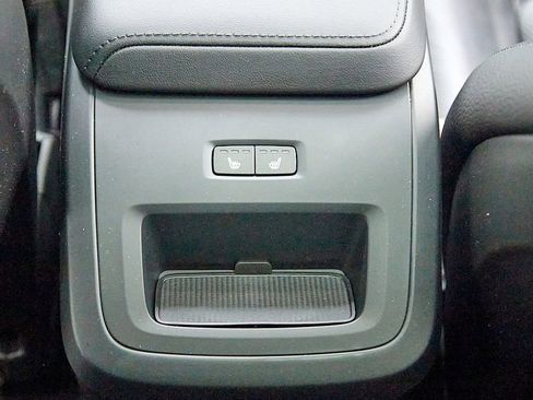 Certified 2024 Volvo XC60 B5 Plus w/ Climate Package image 24