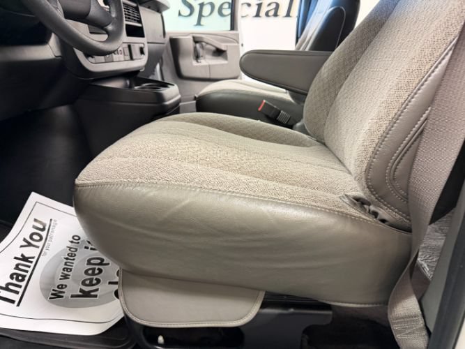 Used 2025 Chevrolet Express 3500 LT w/ LT Preferred Equipment Group RWD image 12