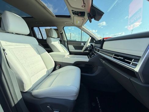 Certified 2024 Hyundai Santa Fe Limited FWD image 30