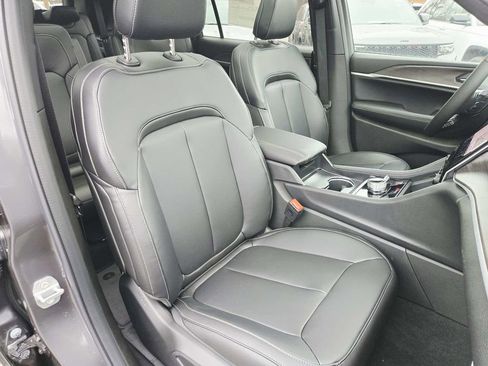 New 2025 Jeep Grand Cherokee L Limited image 18