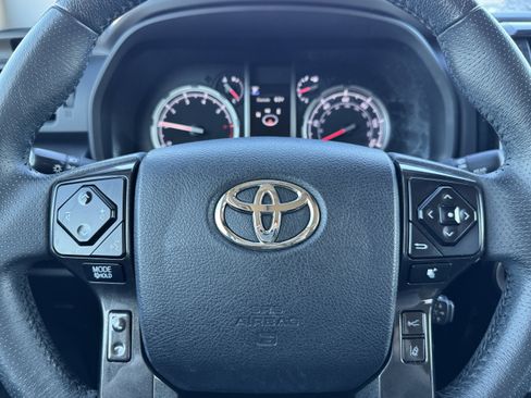 Used 2022 Toyota 4Runner TRD Off-Road Premium image 9