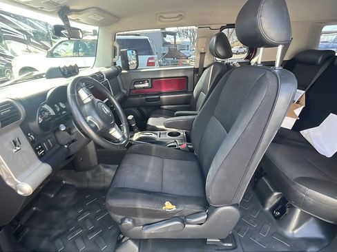 Used 2007 Toyota FJ Cruiser 4WD image 12