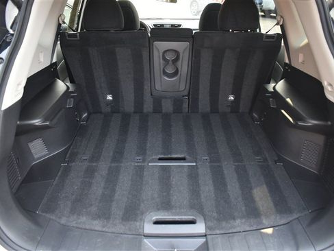Used 2015 Nissan Rogue SV w/ SV Premium Package AWD/4WD image 25