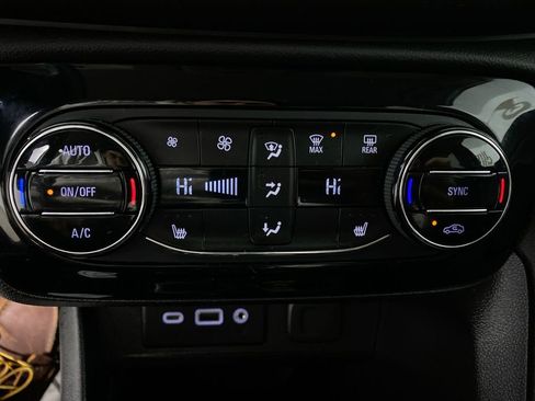 Used 2020 Buick Encore GX Essence w/ Sport Touring Package image 18