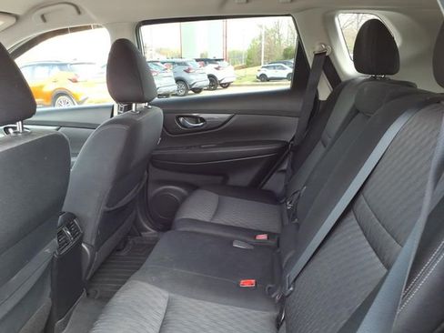 Certified 2018 Nissan Rogue SV w/ Premium Package image 6