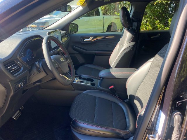 Used 2024 Ford Escape ST-Line Select w/ Tech Pack #2 AWD/4WD image 11