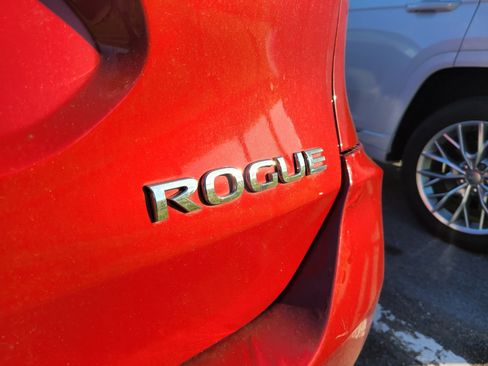 Used 2017 Nissan Rogue S FWD image 7