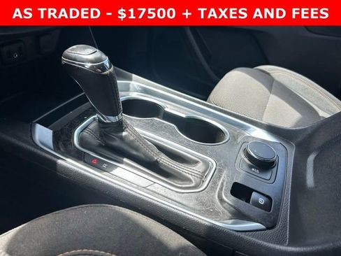 Used 2019 Chevrolet Traverse LT FWD image 25