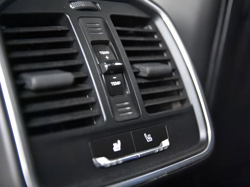 Used 2022 Porsche Macan image 28