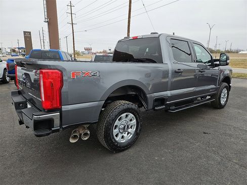 Used 2024 Ford F250 XLT w/ FX4 Off-Road Package image 8