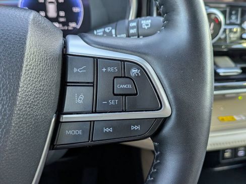 Used 2024 Toyota Highlander Platinum image 29