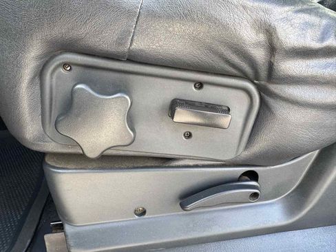 Used 2001 Chevrolet Silverado 3500 LS w/ Off-Road Skid Plate Pkg AWD/4WD image 16