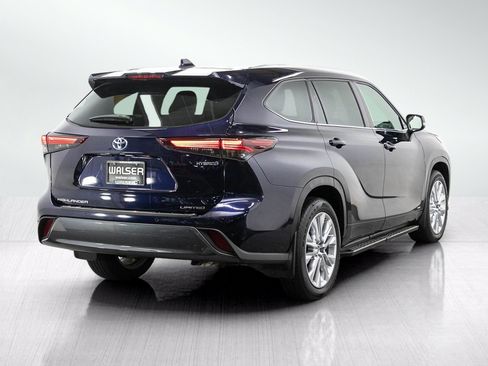 Used 2024 Toyota Highlander Limited AWD/4WD image 5