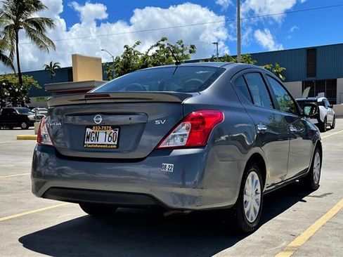 Used 2018 Nissan Versa SV FWD image 5