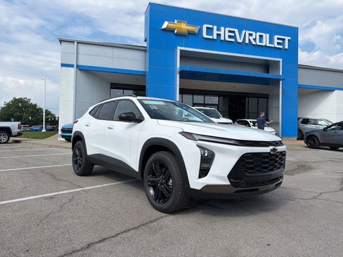 New 2026 Chevrolet Trax ACTIV w/ Driver Confidence Package FWD image 1