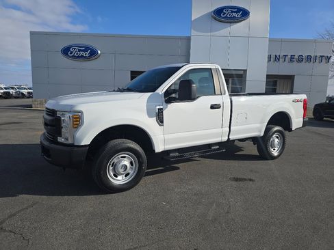 Used 2018 Ford F250 XL image 2