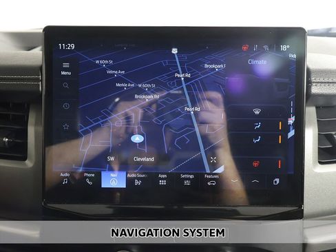 Used 2024 Ford Expedition Max XLT image 3