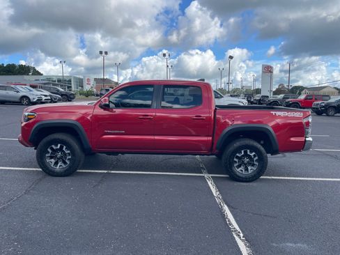 Used 2023 Toyota Tacoma TRD Off-Road AWD/4WD image 13