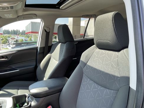 Certified 2024 Toyota RAV4 XLE w/ Convenience Package AWD/4WD image 18