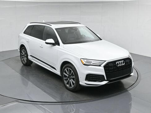 Used 2022 Audi Q7 2.0T Premium Plus w/ Premium Plus Package AWD/4WD image 46