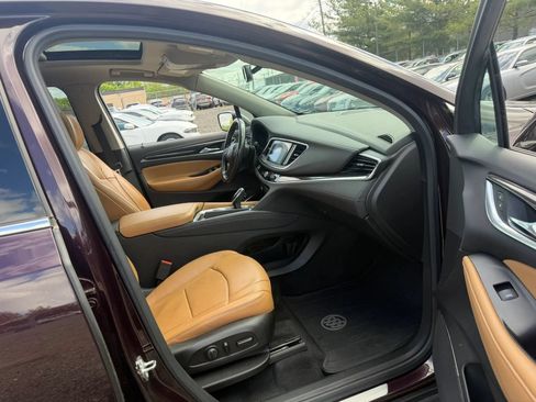 Used 2018 Buick Enclave Essence AWD/4WD image 26
