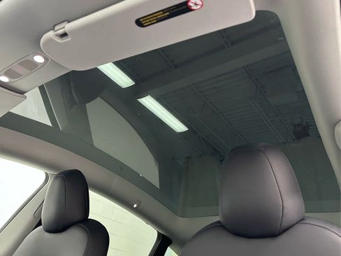 Used 2023 Tesla Model Y Long Range image 37