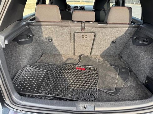 Used 2011 Volkswagen Golf 4-Door image 15