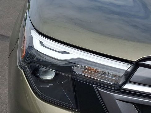Certified 2025 Subaru Forester Premium AWD/4WD image 10
