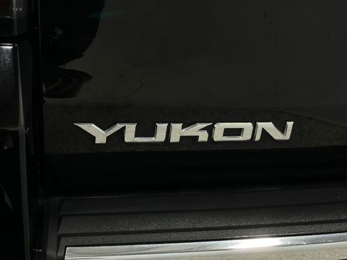 Used 2020 GMC Yukon Denali w/ Denali Premium Package image 42