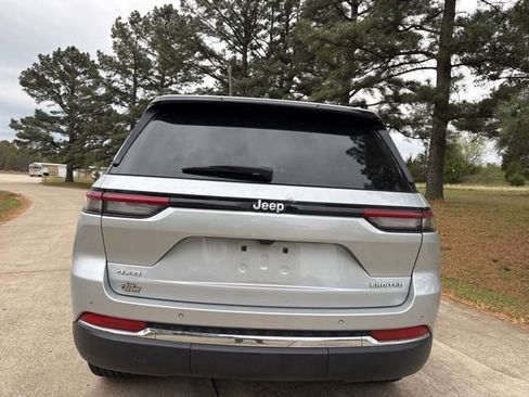 Used 2024 Jeep Grand Cherokee Limited image 13