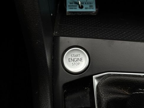 Certified 2022 Volkswagen Taos SE image 16