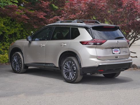 Certified 2025 Nissan Rogue Platinum w/ Platinum Premium Package AWD/4WD image 18