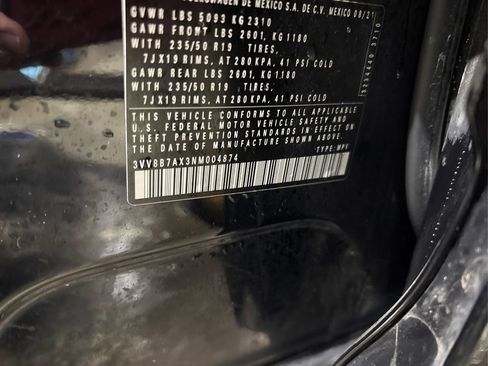 Used 2022 Volkswagen Tiguan SE R-Line image 17